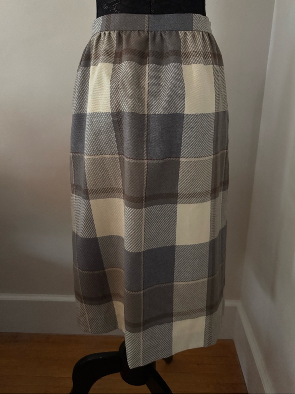 Vintage Wool midi skirt - Picture 8 of 11
